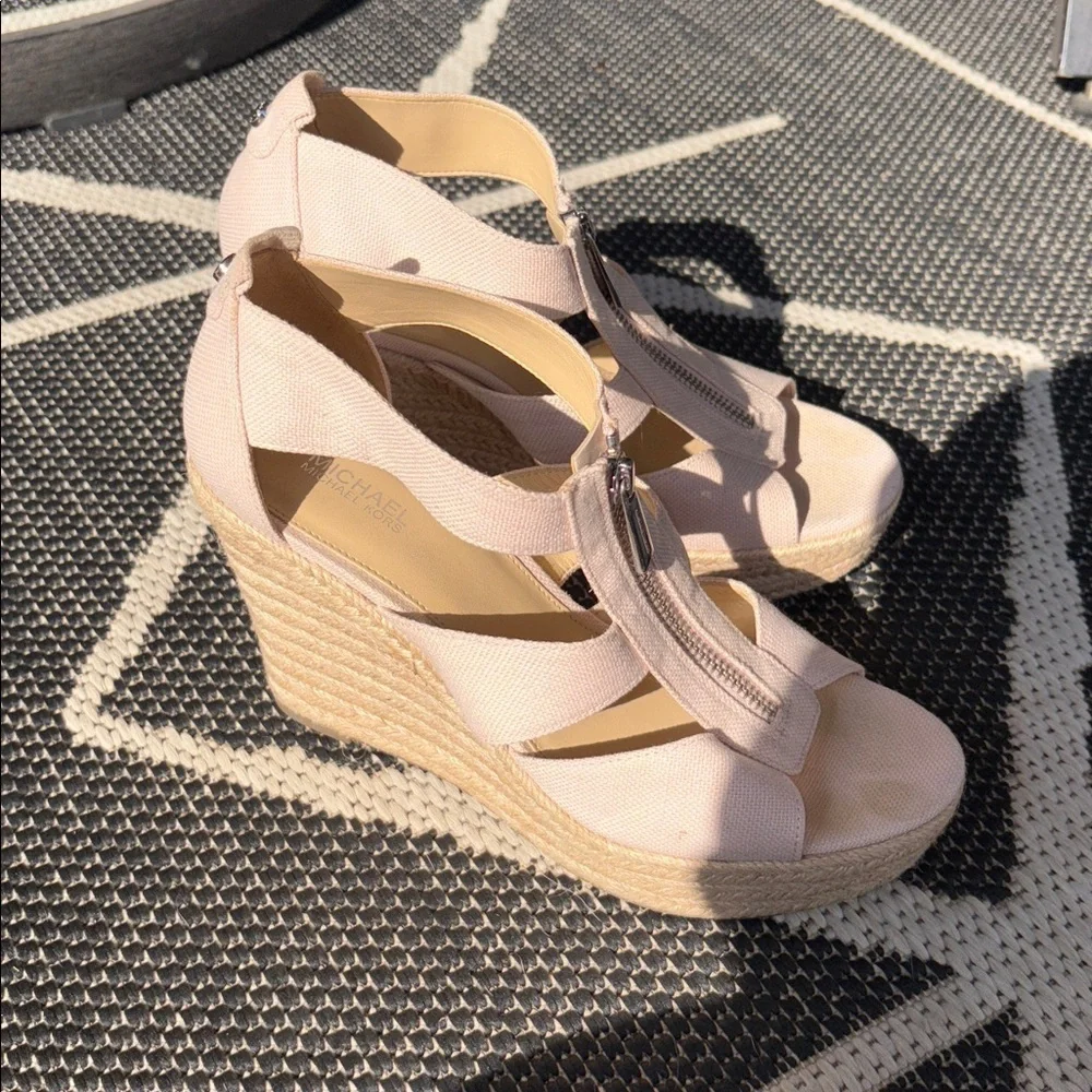 Michael Kors Berkley Wedge Sandal size 8